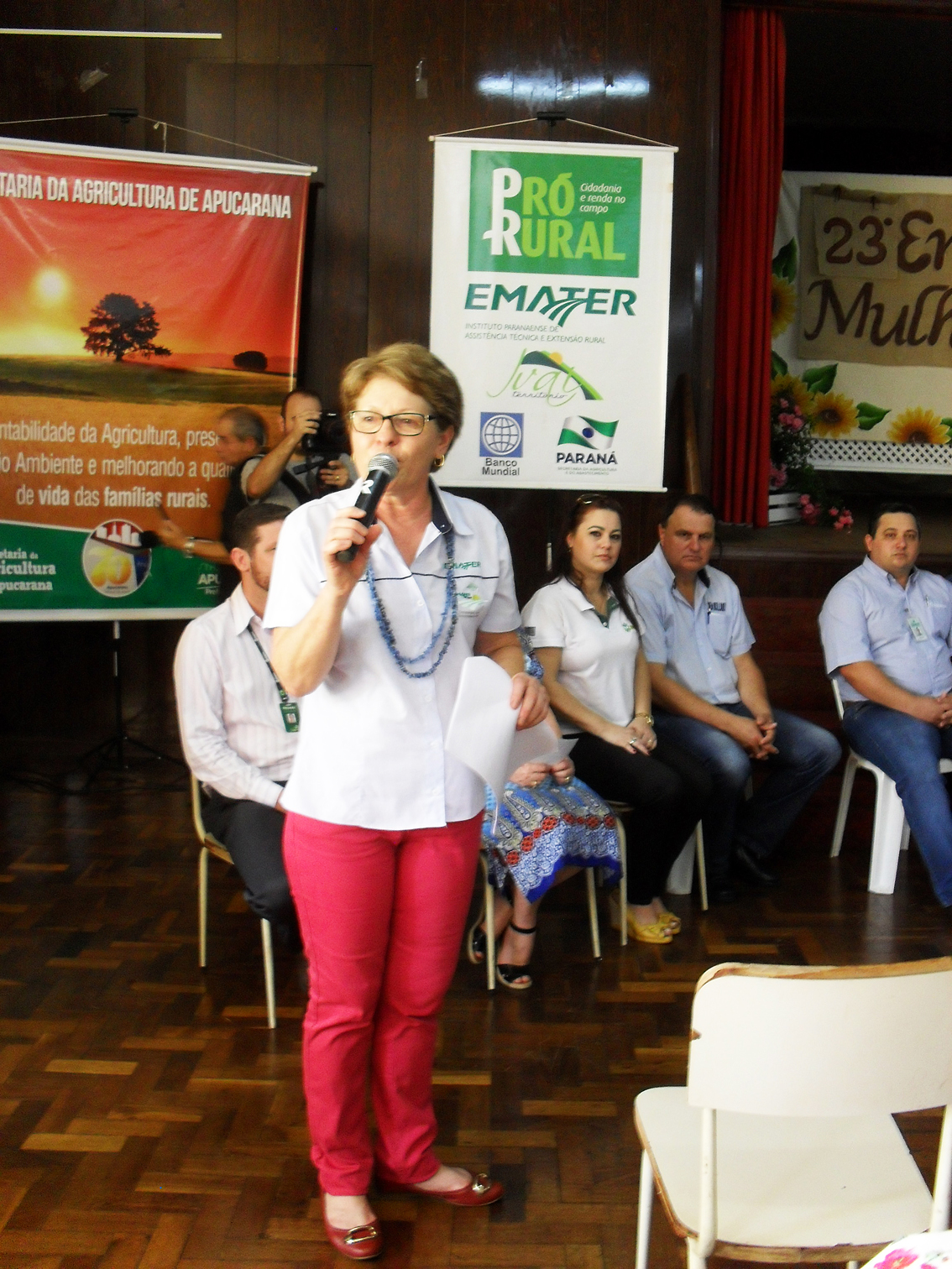 A Emater, órgão da Secretaria de Estado da Agricultura, e a Prefeitura de Apucarana promovem nesta quinta-feira (20) o 23° Encontro Regional da Mulher Rural, que reúne mais de 500 agricultoras e trabalhadoras do campo de 13 municípios da região. Apucarana, 20/10/2016.Foto: Divulgação Emater