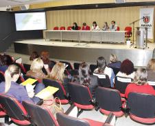 Secretária da Família e Desenvolvimento Social, Fernanda Richa, participa da abertura do encontro para profissionais do CREAS/PAEFI.