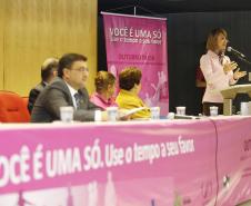 Secretária da Família e Desenvolvimento Social, Fernanda Richa, participa da abertura do Outubro Rosa no auditório Mário Lobo - Foto Rogério Machado/SECS