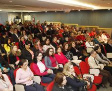 Secretária da Família e Desenvolvimento Social, Fernanda Richa, participa da abertura do Outubro Rosa no auditório Mário Lobo - Foto Rogério Machado/SECS