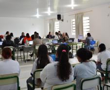 Mais de 300 mulheres encarceradas em unidades prisionais de Curitiba e Região Metropolitana tiveram suas penas revisadas e foram beneficiadas com um mutirão carcerário, concluído na sexta-feira (14). A ação fez parte da primeira fase do projeto Cidadania nos Presídios, do Conselho Nacional de Justiça (CNJ), encerrada nesta segunda-feira (17), em uma cerimônia na sede do Tribunal de Justiça, em Curitiba. Curitiba, 17/10/2016.Foto: Divulgação Depen PR