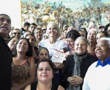 Paraná é o primeiro estado a adotar dispositivo para mulheres em situação de risco - Foto: Rogério Machado/SECS