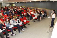 Secretária da Família e Desenvolvimento Social, Fernanda Richa, participa da abertura do encontro para profissionais do CREAS/PAEFI.