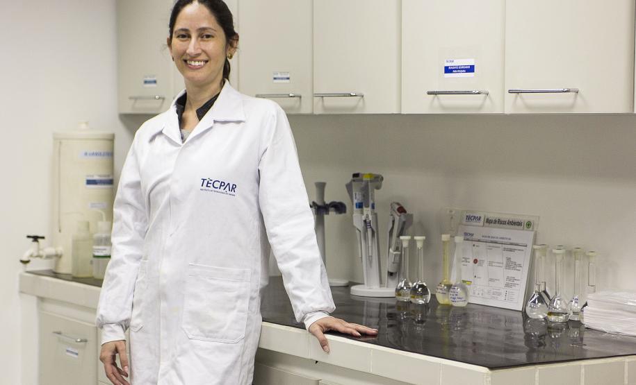 Daniele Cristina Adão, coordenadora do Centro de Tecnologia para Saúde e Meio Ambiente do Tecpar. Curitiba, 01/12/2016. Foto: Pedro Ribas/ANPr