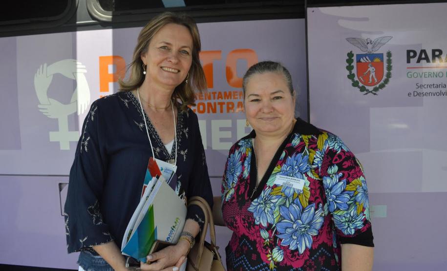 Prefeitos e prefeitas visitam unidade móvel de atendimento à mulher durante o Encontro de Líderes, em Foz do Iguaçu. Fotos: Aliocha Mauricio