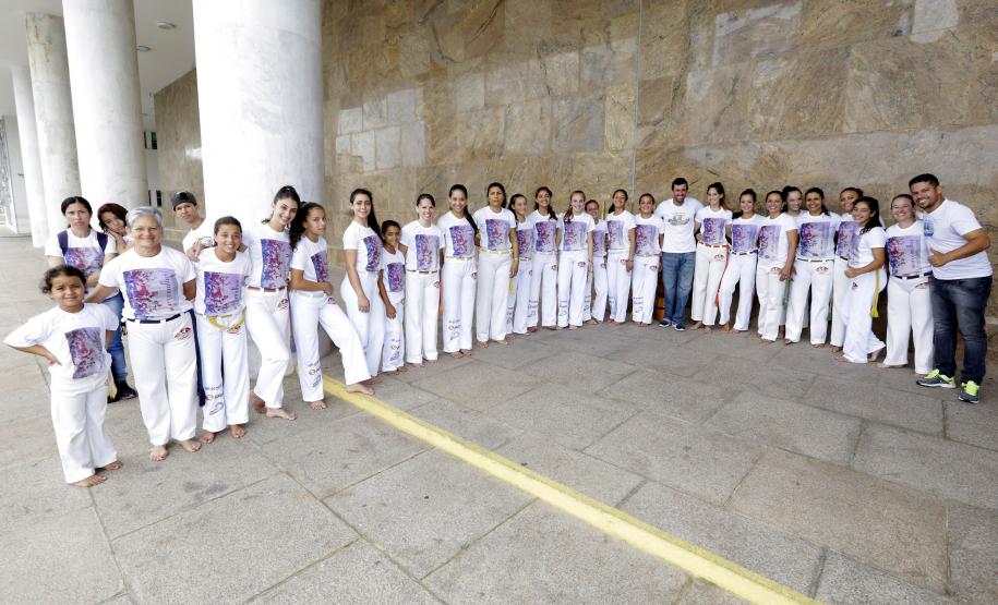 Secretária do Trabalho e Desenvolvimento Social, Fernanda Richa, participa da entrega de 27 veículos para as Delegacias da Mulher em 14 cidades.Fotos: Rogério Machado / SECS