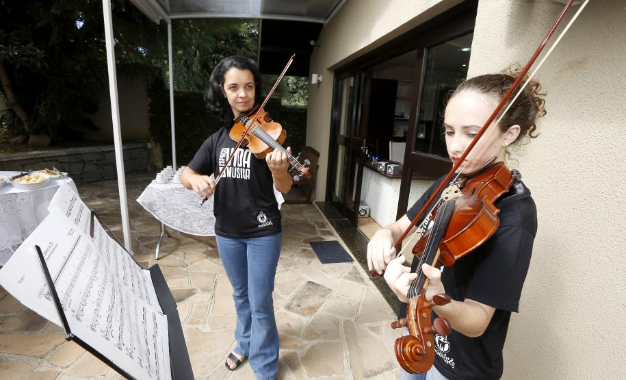 Secretária da Família e Desenvolvimento Social, Fernanda Richa, participa lançamento da campanha MULHER CHEGA DE VIOLÊNCIA. Fotos: Rogério Machado / SECS