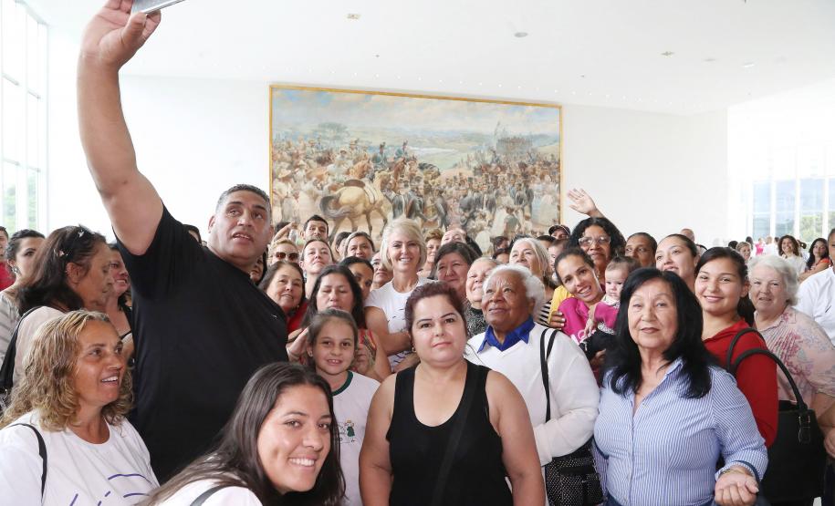 Paraná é o primeiro estado a adotar dispositivo para mulheres em situação de risco - Foto: Rogério Machado/SECS