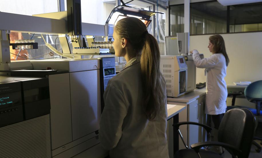 15/02/2018 - Cai desigualdade salarial entre homens e mulheres no Paraná Cai desigualdade salarial entre homens e mulheres no Paraná. Foto: Divulgação SECS