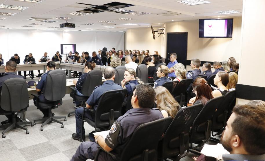 Capacitação para municípios orienta como usar o botão do pânico - Foto: Fábio Schafer/SEDS