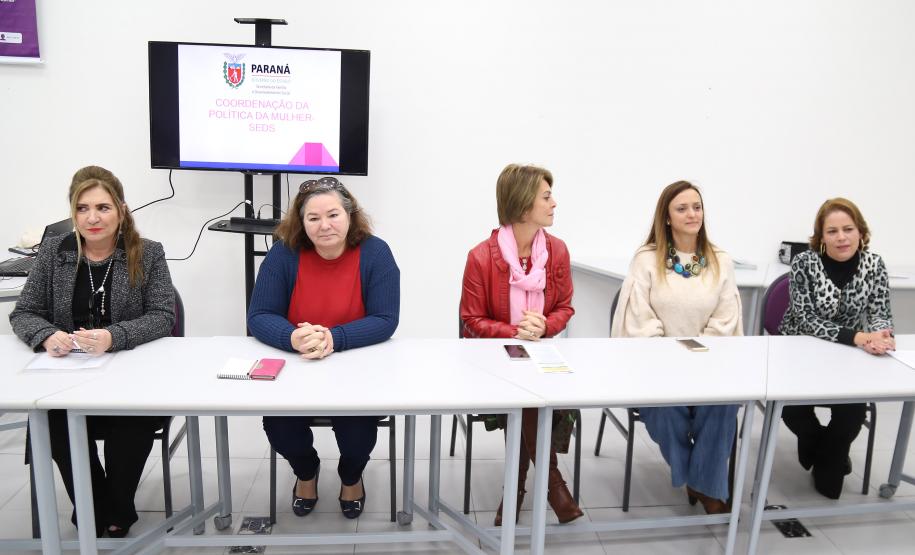 Secretária da Família e Desenvolvimento Social, Fernanda Richa, participa de encontro de gestores na Casa da Mulher Brasileira - Foto: Rogério Machado/SECS