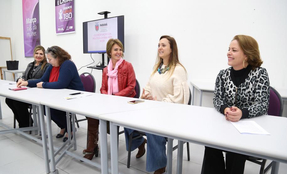 Secretária da Família e Desenvolvimento Social, Fernanda Richa, participa de encontro de gestores na Casa da Mulher Brasileira - Foto: Rogério Machado/SECS