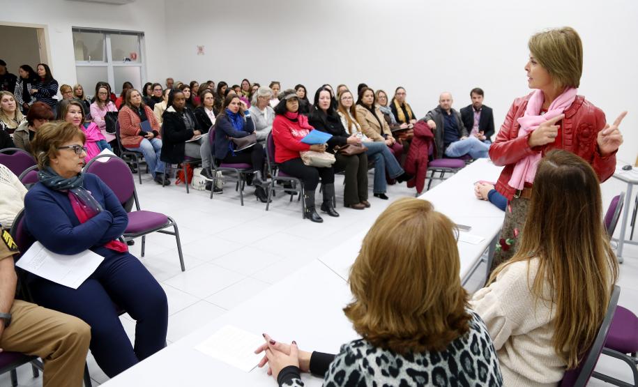 Secretária da Família e Desenvolvimento Social, Fernanda Richa, participa de encontro de gestores na Casa da Mulher Brasileira - Foto: Rogério Machado/SECS