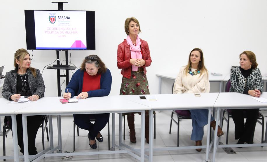Secretária da Família e Desenvolvimento Social, Fernanda Richa, participa de encontro de gestores na Casa da Mulher Brasileira - Foto: Rogério Machado/SECS