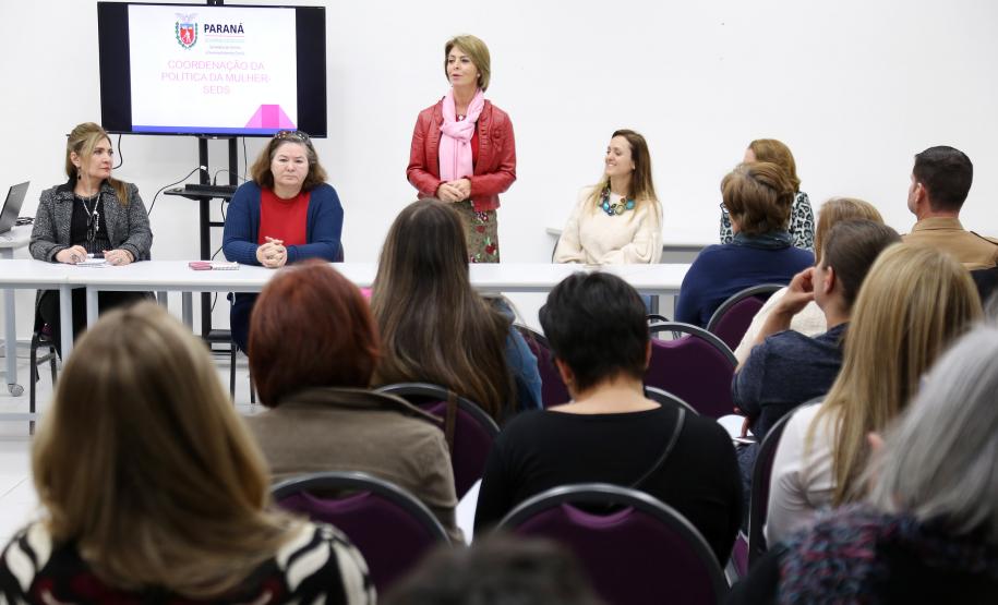 Secretária da Família e Desenvolvimento Social, Fernanda Richa, participa de encontro de gestores na Casa da Mulher Brasileira - Foto: Rogério Machado/SECS
