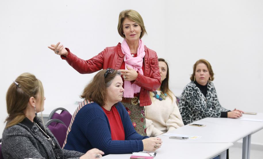 Secretária da Família e Desenvolvimento Social, Fernanda Richa, participa de encontro de gestores na Casa da Mulher Brasileira - Foto: Rogério Machado/SECS
