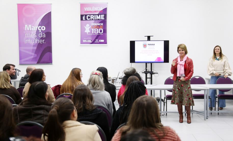 Secretária da Família e Desenvolvimento Social, Fernanda Richa, participa de encontro de gestores na Casa da Mulher Brasileira - Foto: Rogério Machado/SECS